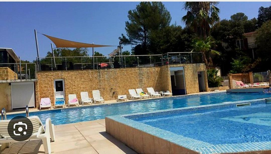 Apartment Mobile-home Climatise Dans Avec Piscine Jusqu'a 6 Personnes Hyeres