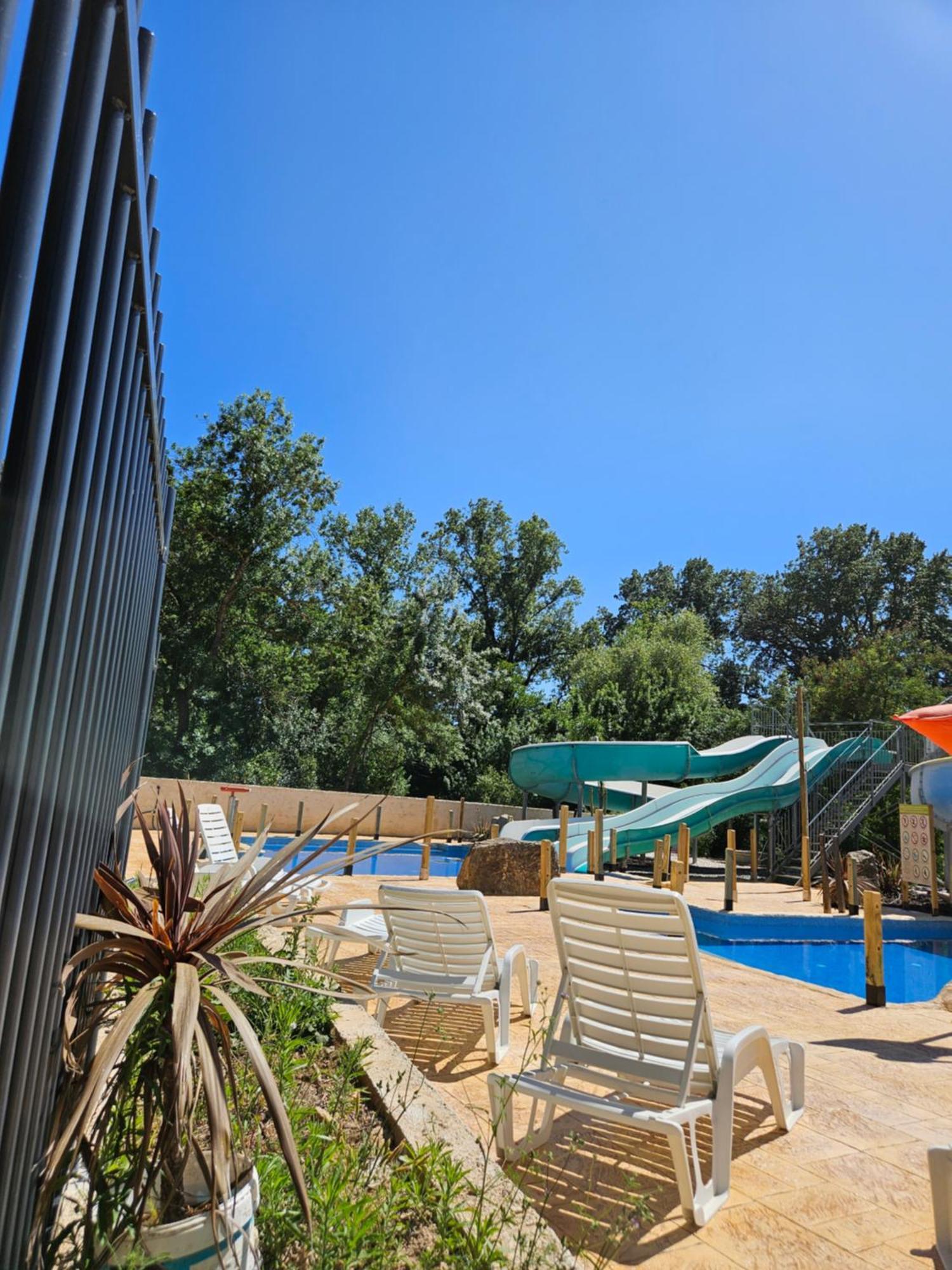 Mobile-home Climatise Dans Avec Piscine Jusqu'a 6 Personnes Apartment *